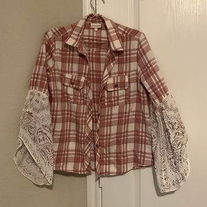 Shyanne Woman’s long sleeve button down western Pink/White Size Small